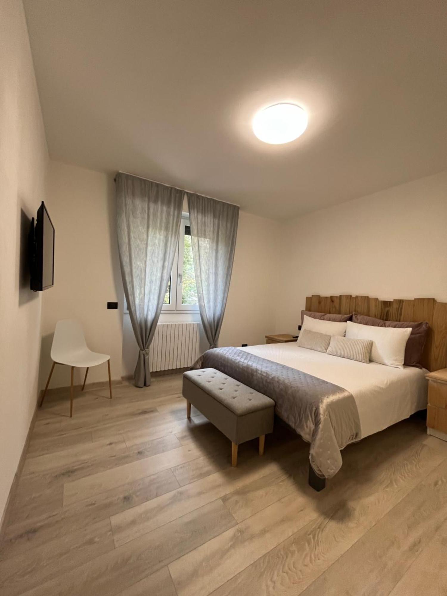 Casa Vacanze Lucia ตีราโน ภายนอก รูปภาพ