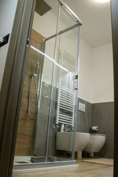 Casa Vacanze Lucia ตีราโน ภายนอก รูปภาพ