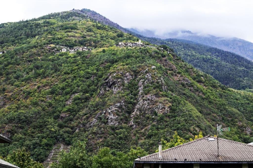 Casa Vacanze Lucia ตีราโน ภายนอก รูปภาพ