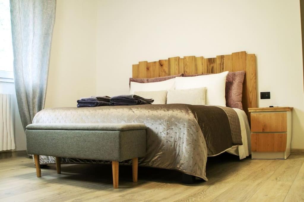 Casa Vacanze Lucia ตีราโน ภายนอก รูปภาพ