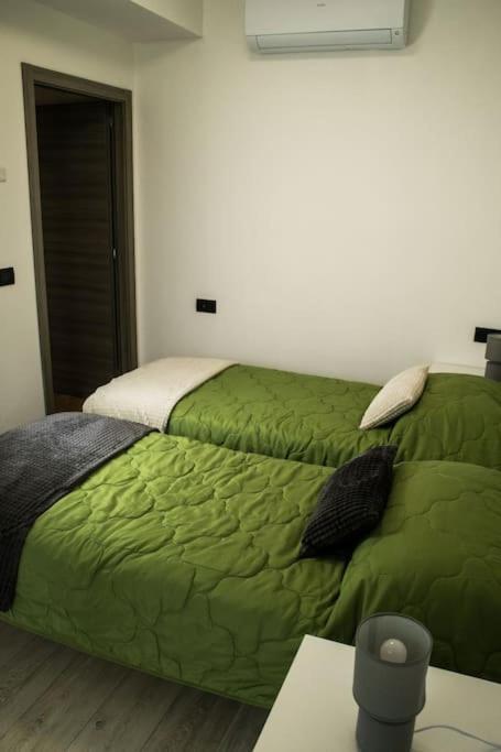 Casa Vacanze Lucia ตีราโน ภายนอก รูปภาพ