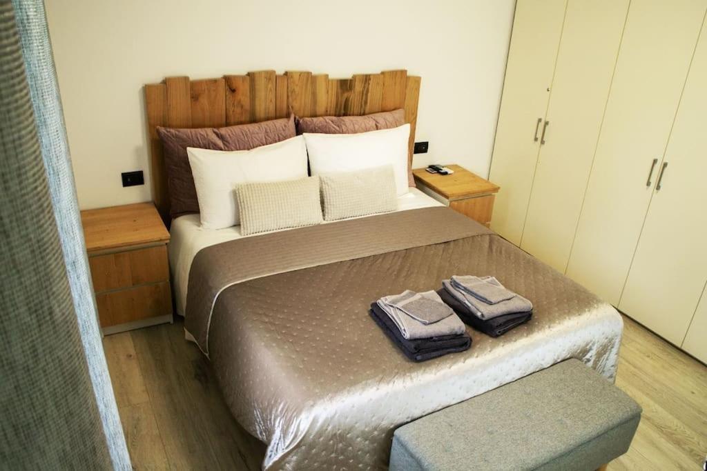 Casa Vacanze Lucia ตีราโน ภายนอก รูปภาพ